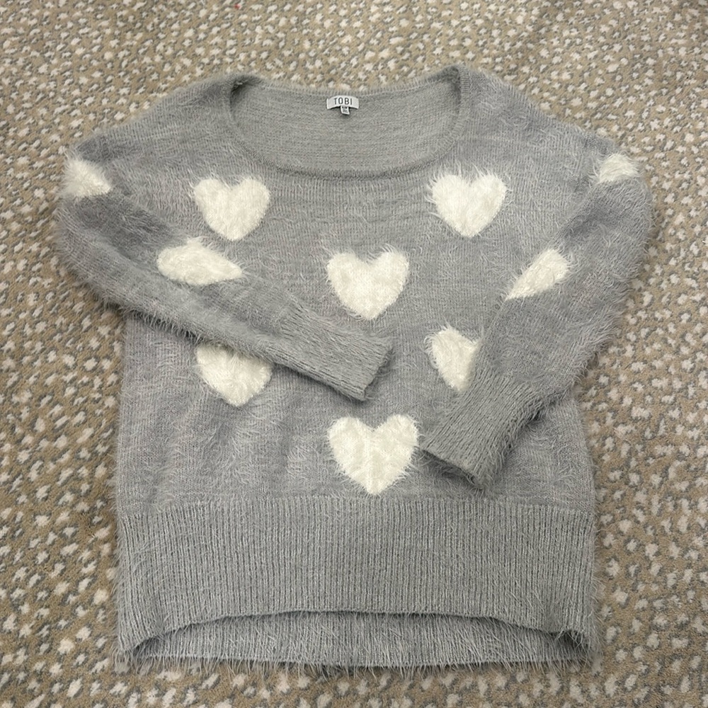 Women’s fuzzy grey sweater with white hearts, size small
